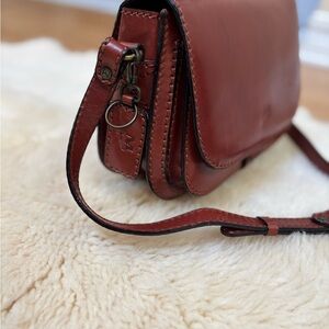 Mouflon Canada Leather Crossbody Bag - Brown brand new in box